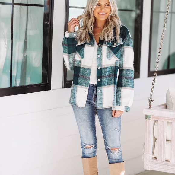 Jess Crum x Hazel & Olive White Green Plaid Soft Cozy Shacket Jacket NWT - Picture 2 of 7